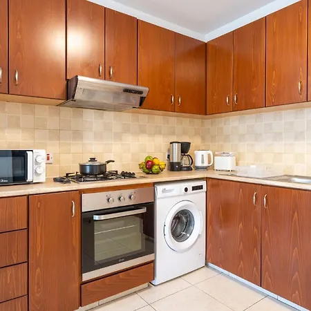 Mia 1-br & Balcony In