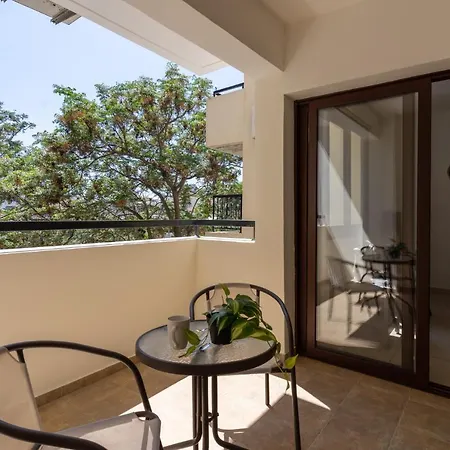 Mia 1-bedroom In Lägenhet Larnaca