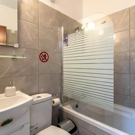 Mia 1-br & Balcony In